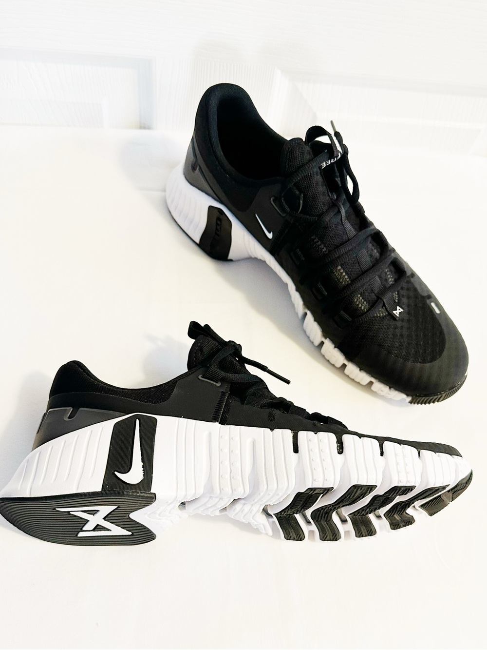 Nike Men’s Free Metcon Black and White Athletic Sneakers